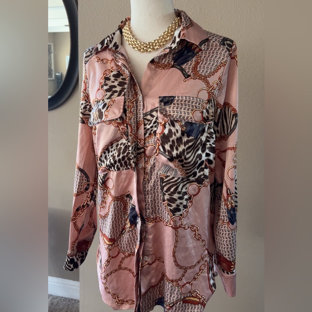 Chain and animal print button down satin polyester top - Picture 6 of 10